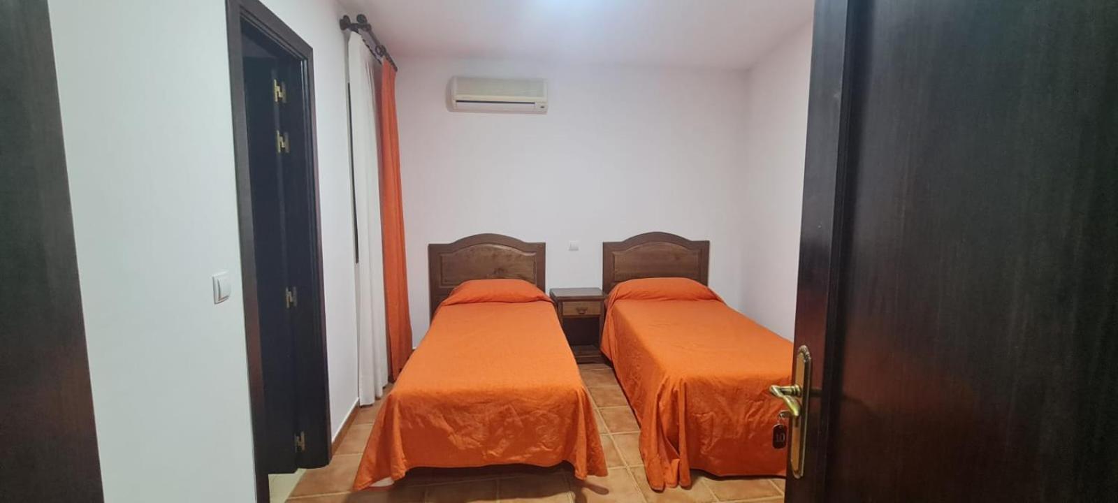 Hostal La Roda Villaluenga Exterior photo